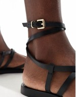leather strappy sandal in black